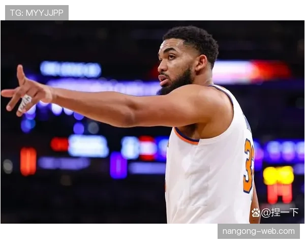 唐斯挡拆策应为爱德华兹拉开空间 提升内外得分效率