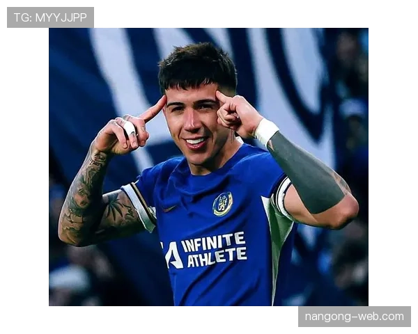 恩佐·费尔南德斯家里冰箱贴全是训练计划，连牛奶保质期都按心率标