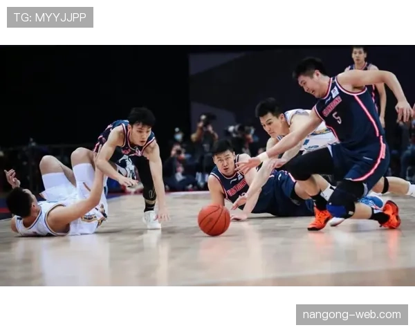 救险解围到底算不算犯规？裁判判罚细节全解析