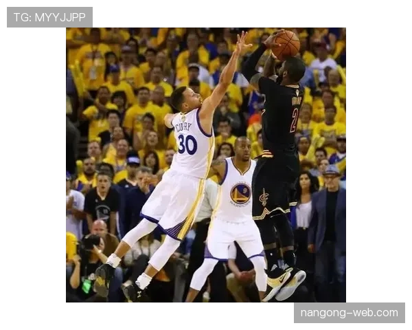 欧文单打牵制拉开空间，提升队友效率胜过库里